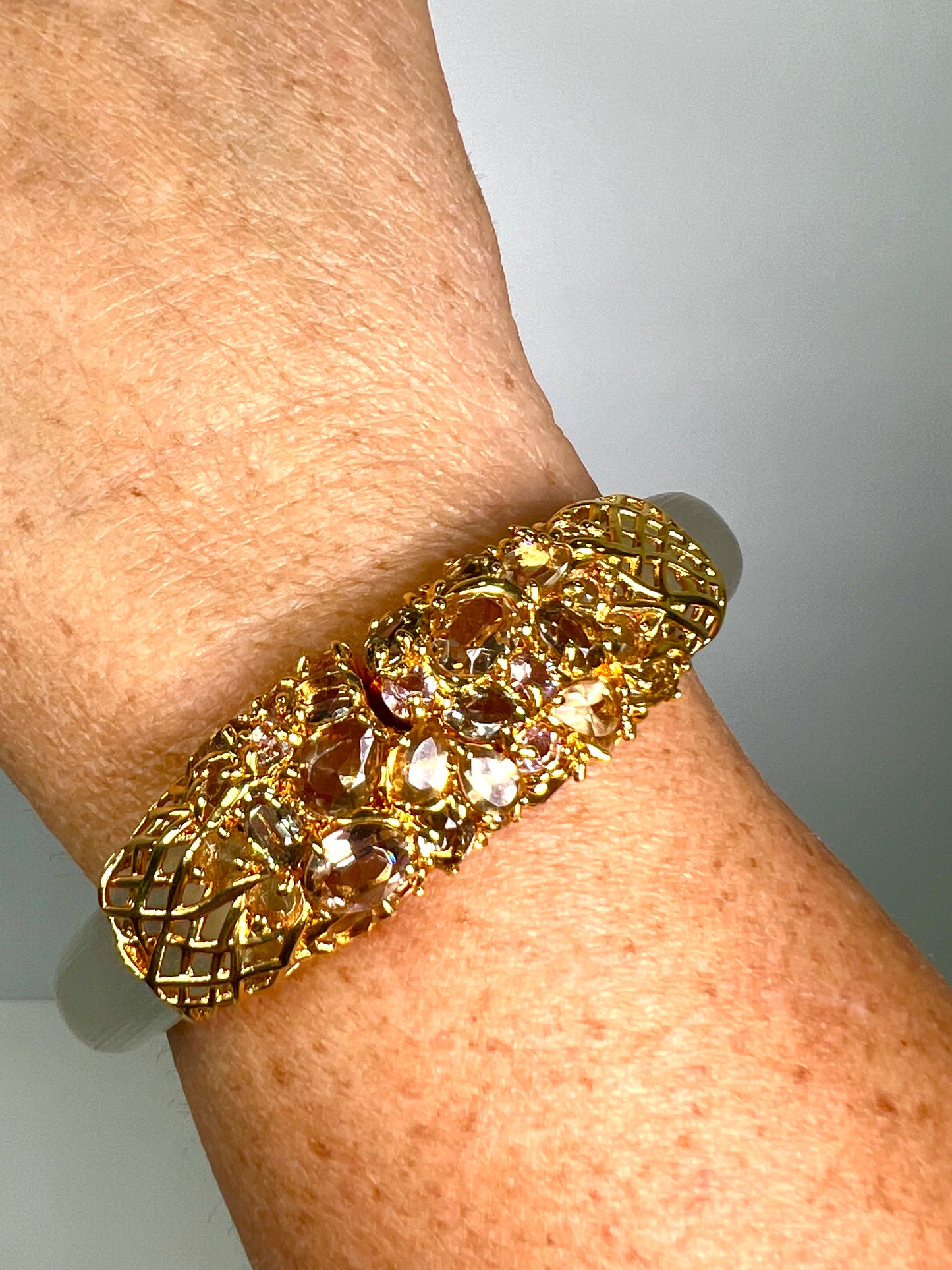 Alexis Bittar hand carved Lucite white / lavendar hinged bangle